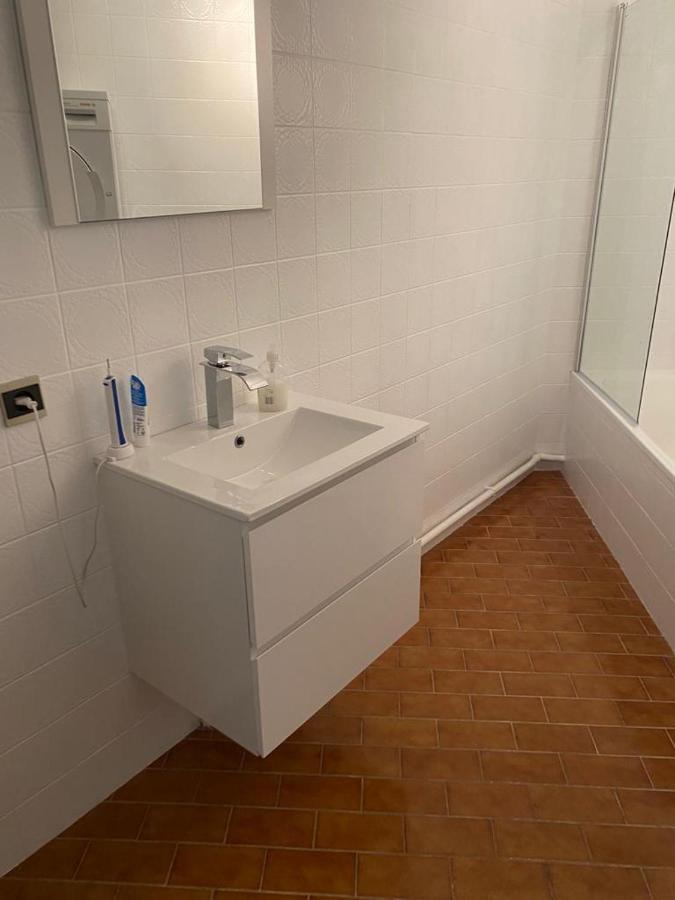 Lichtrijk Mooi Appartement Met Zicht Op Hof Van Roosendael Anversa Esterno foto