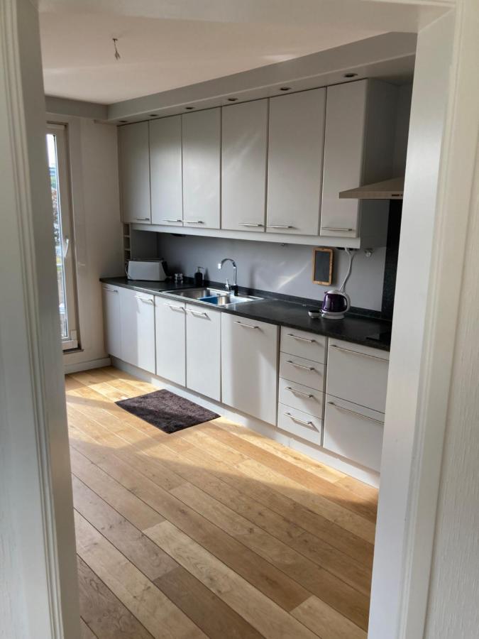 Lichtrijk Mooi Appartement Met Zicht Op Hof Van Roosendael Anversa Esterno foto