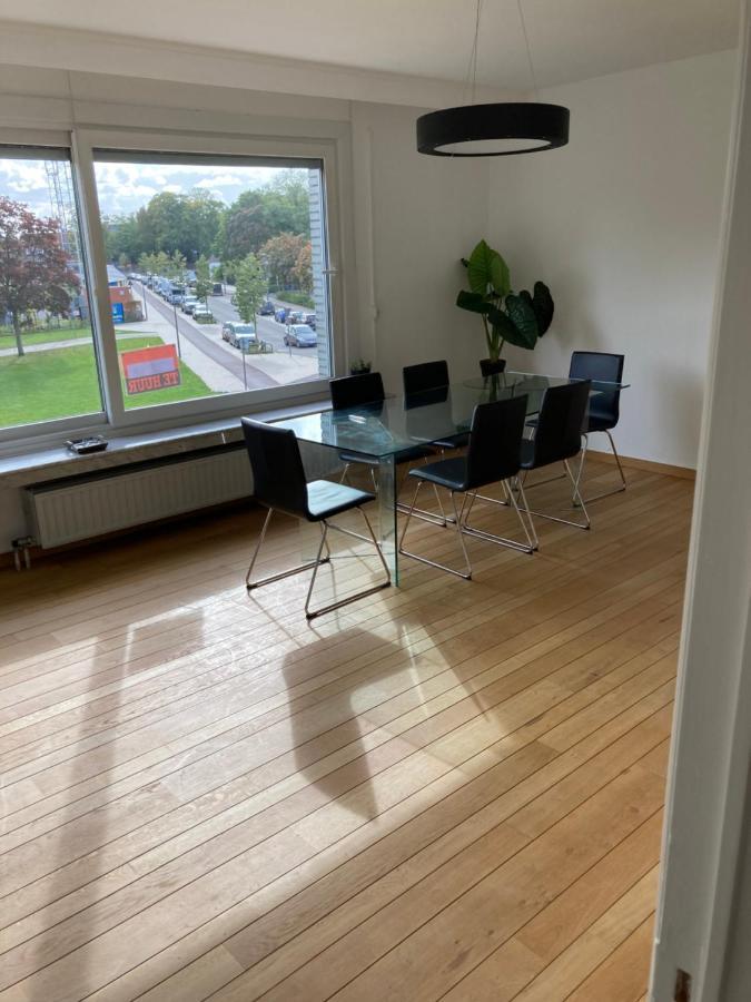 Lichtrijk Mooi Appartement Met Zicht Op Hof Van Roosendael Anversa Esterno foto